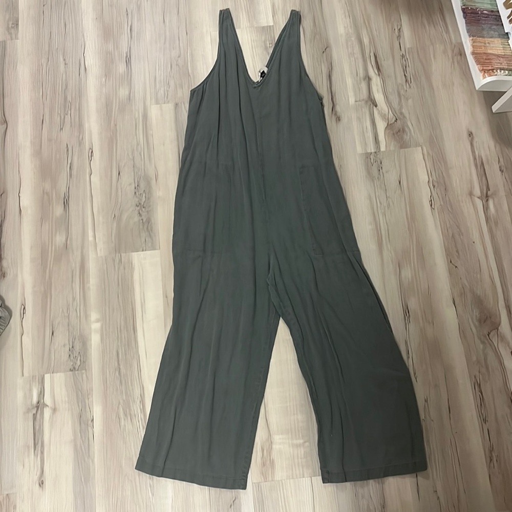 Universal thread jumpsuit